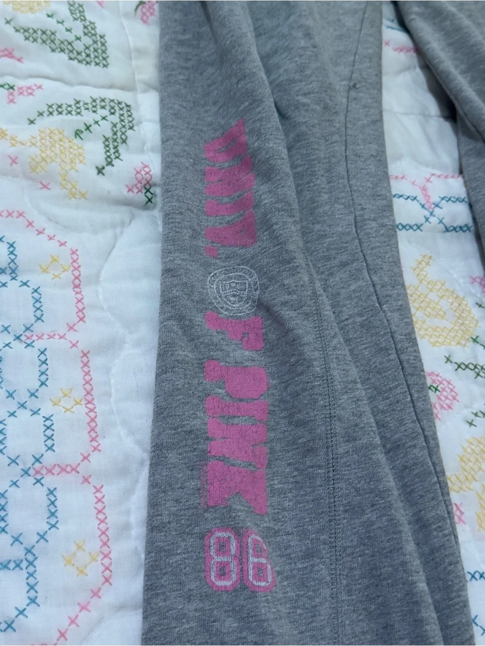 Y2K Victoria’s Secret pink sweats - Picture 5 of 12